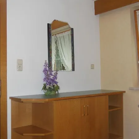 Lärchenwald 3*