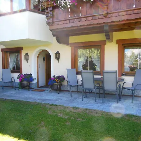 Lärchenwald 3*